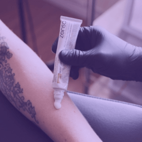 La mejor crema anestésica para tatuajes de 2022 guia